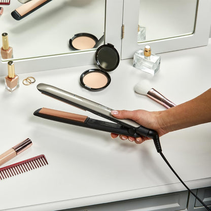 Remington Plancha Pelo Pantalla Digital, 160-230 °C, Sensor Protección Contra El Calor Para Reducir El Daño Capilar Keratin Therapy Revestimiento Cerámica Con Queratina Y Aceite De Almendra S8593